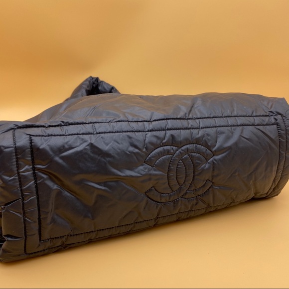 ✈️✈️Chanel vintage cocoon cloth bag - Picture 11 of 16